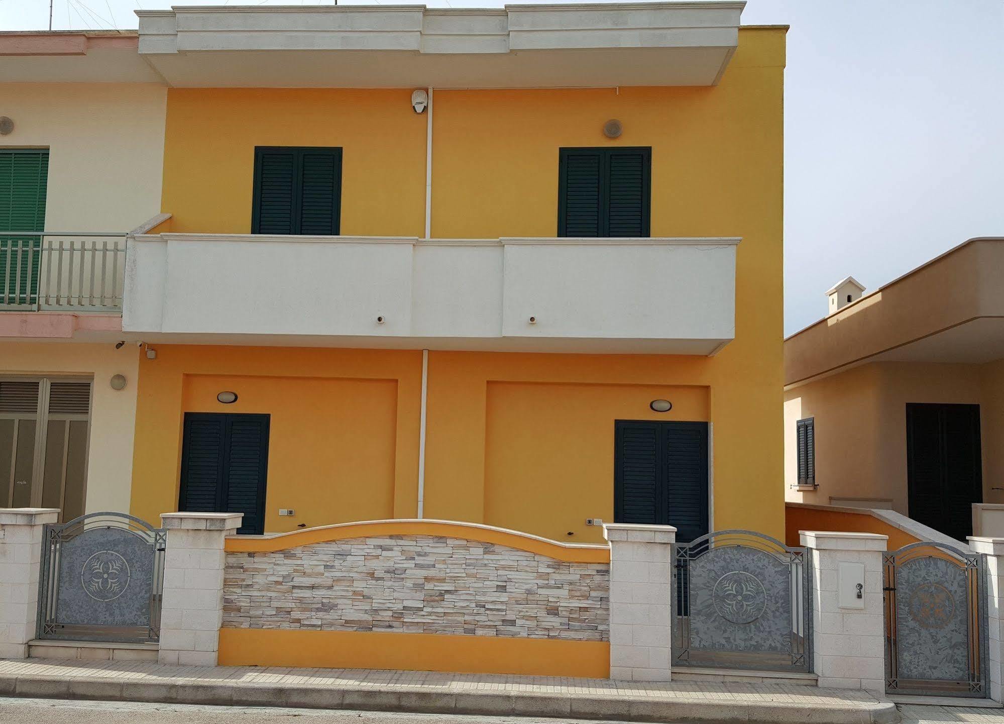 Appartamenti Emblema Mancaversa مارينا دي مانكافيسا المظهر الخارجي الصورة