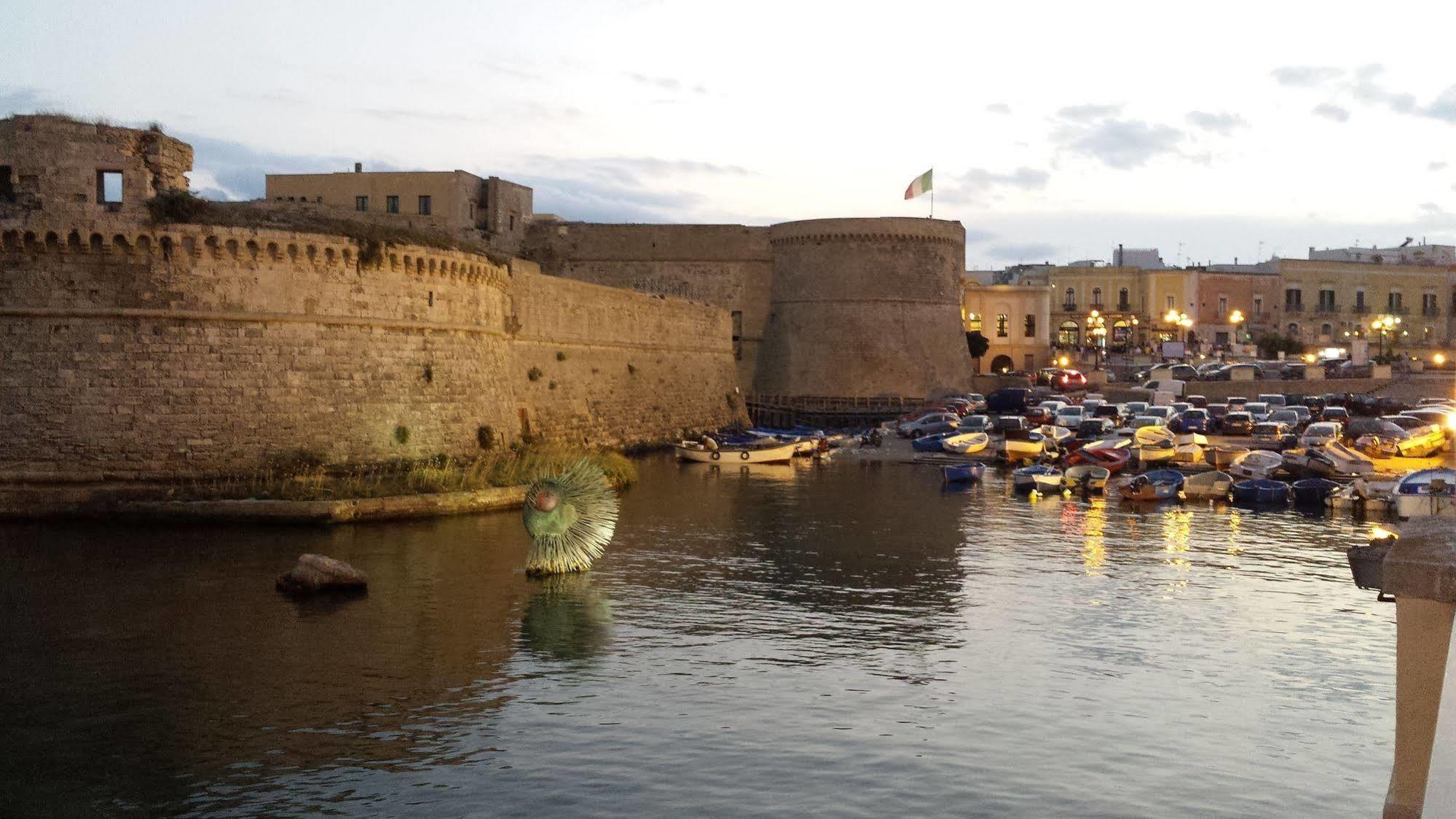 Appartamenti Emblema Mancaversa مارينا دي مانكافيسا المظهر الخارجي الصورة